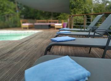 Gîte pour 15 personnes, avec terrasse et piscine à Pouillon