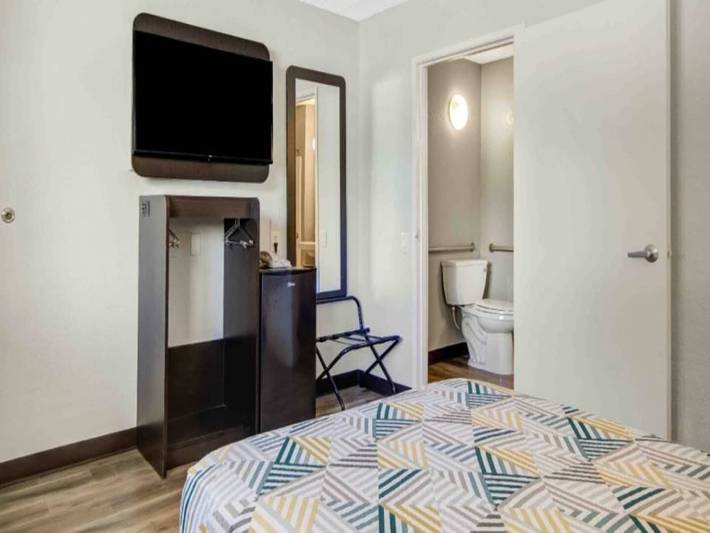 Apartamento entero, 1 cama matrimonial | Adaptado para personas con discapacidad / Bañera / Mini refrigerador in San José, Silicon Valley