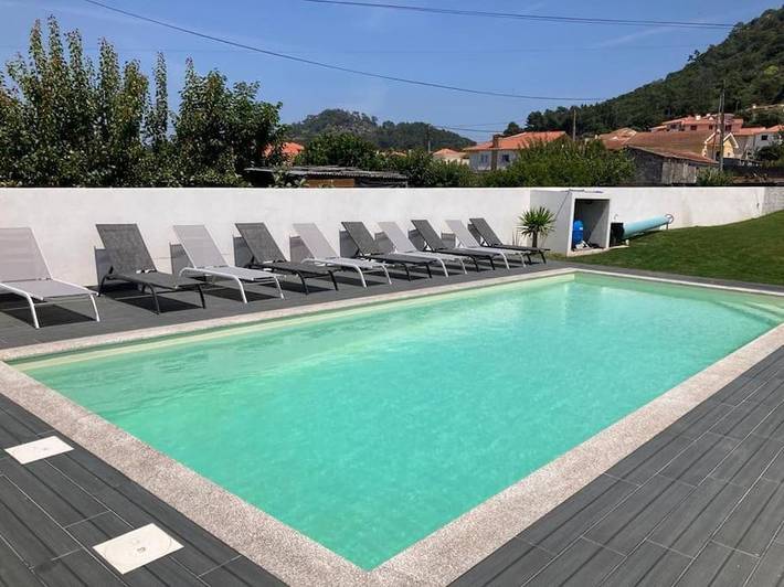 Gîte pour 10 personnes, avec jardin ainsi que piscine et terrasse dans Belinho - 4