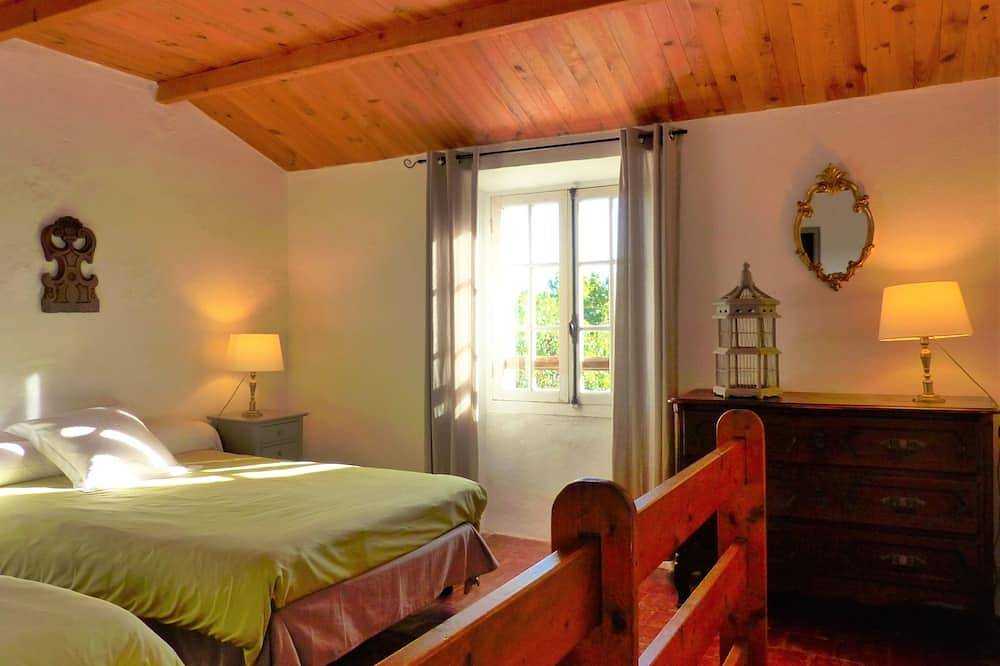 Domaine de Conillieres - Gite La Bastide in Saint-Maximin-la-Sainte-Baume, Brignoles region