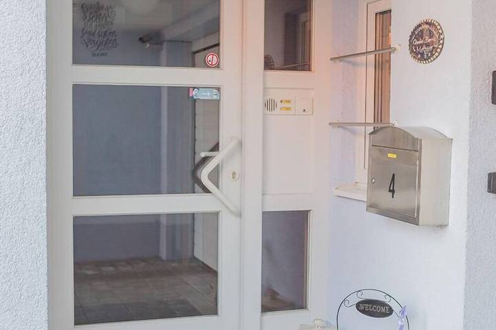 Ganze Wohnung, Helle und freundliche Ferienwohnung für 1-2 Personen in Wüstenrot, Landkreis Heilbronn