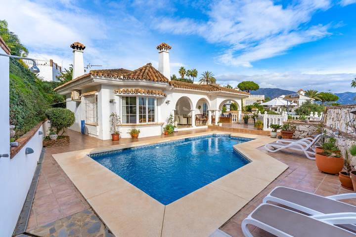 Villa for 8 personer, med have og jacuzzi, husdyr tilladt i Mijas