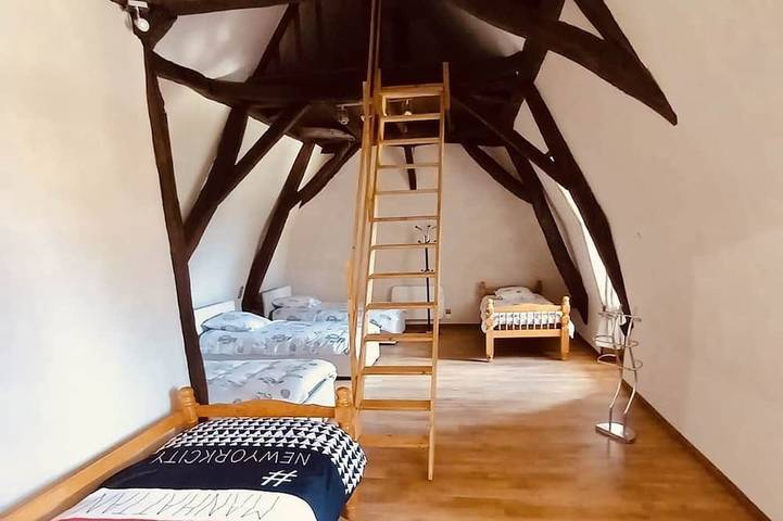Gîte pour 14 personnes, avec terrasse ainsi que piscine et jardin à Sainte-Foy-de-Longas - 4
