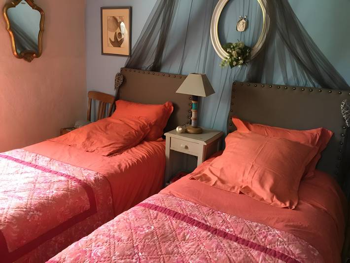 Chambre Darjeeling aux Ormeaux : vue lac, terrasse partagée et Wi-Fi in Bouchemaine, Vallée de la Loire