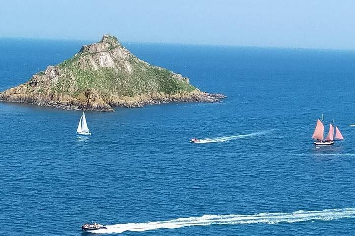 Gîte pour 5 personnes, avec balcon dans Port De Piegu Pleneuf Val Andre