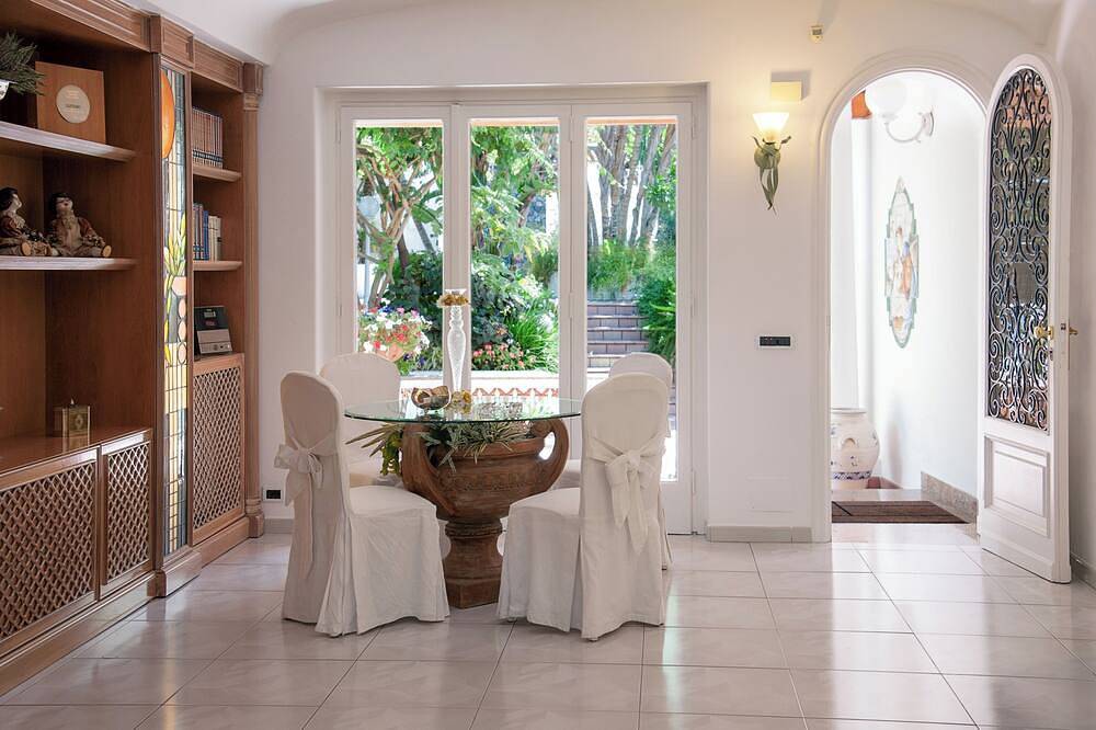 Elegant Mediterranean-style residence to enjoy the beauty of Ischia. in Casamicciola Terme, Ischia