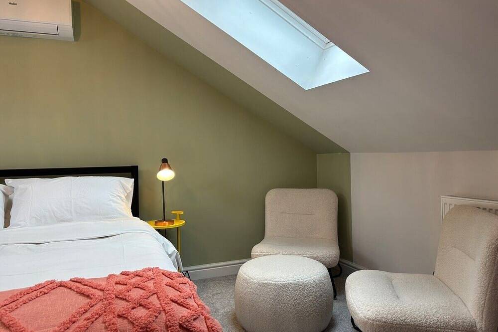 4Br • 2.5Ba • Fast Wi-Fi • Free Parking • Garden in Horsham, West Sussex