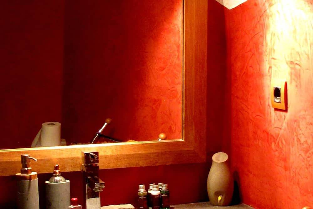 Ganze Wohnung, Studio im Dorfhaus in der Nähe von. aus Aix en Provence in Ventabren, Aix-en-Provence und Umgebung