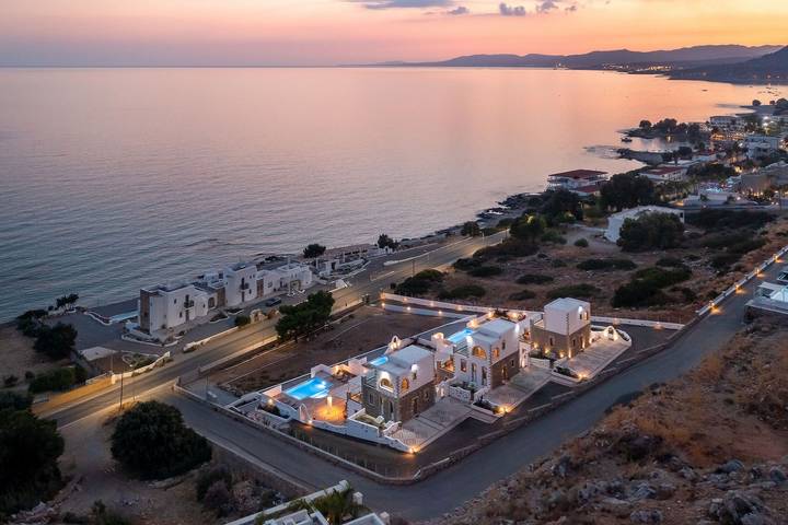 Villa with pool for 8 people, with balcony and ocean view in Rhodes