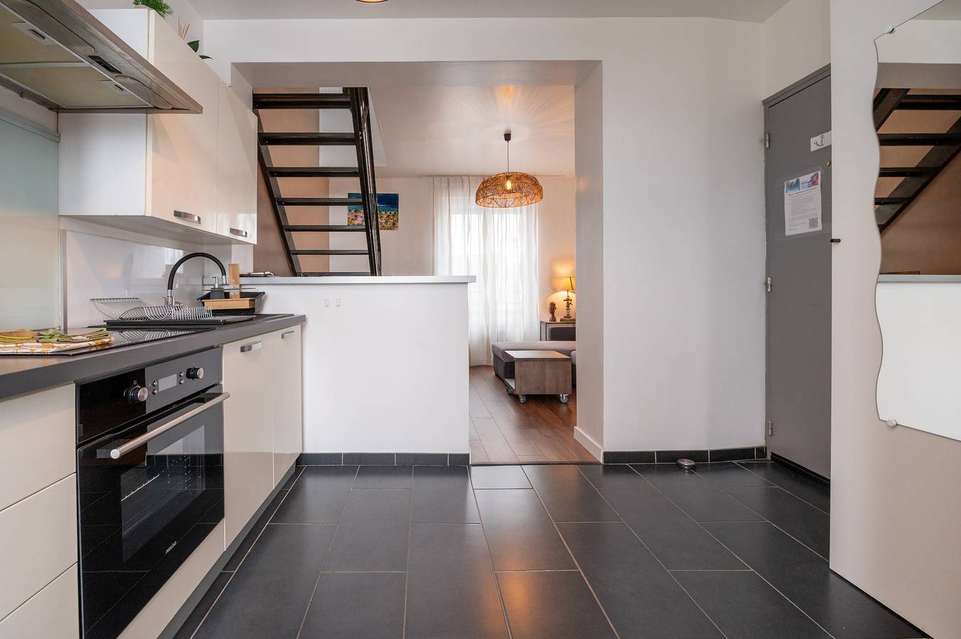Appartement entier, Appartement 'La Désirade - Ilots De Merville' avec Wi-Fi et parking in Lorient, Côte des Mégalithes