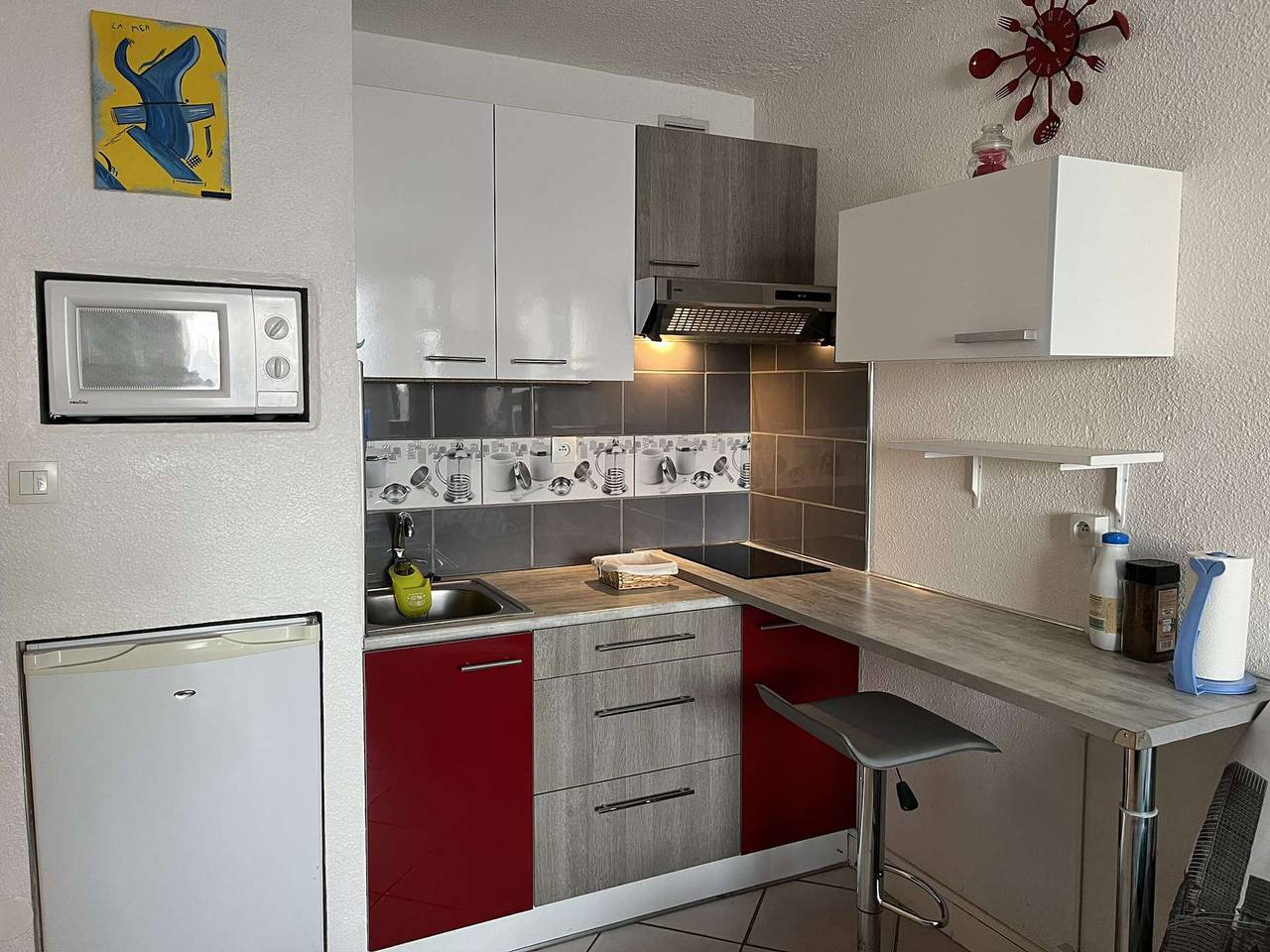 Appartement entier, Appartement rénové avec loggia ensoleillée, proche plage, parking inclus, quartier calme in Marseillan-Plage, Marseillan