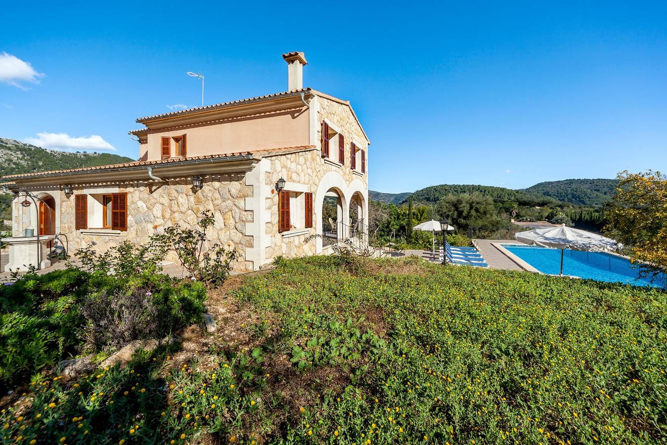 Villa for 10 People in Campanet, Majorca Center