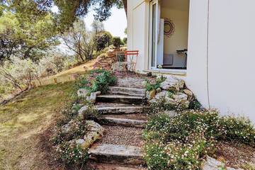 Gîte pour 2 personnes, avec terrasse et jardin à Clermont-l'Hérault