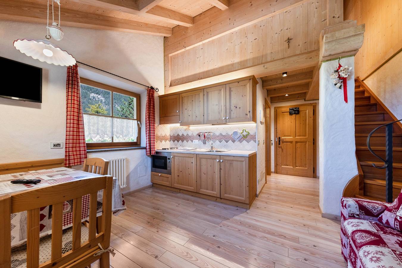Appartamento intero, Appartamento in stile alpino 'Catinaccio Rosengarten' con Wi-Fi in Pozza di Fassa, San Giovanni di Fassa