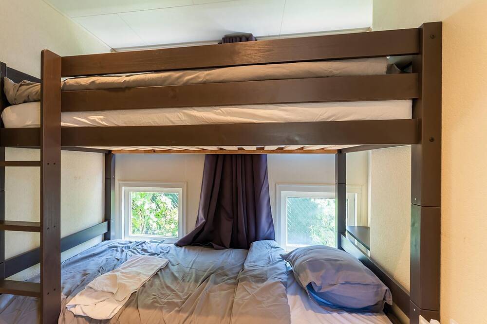 Serene Forest Stay with Comfort in North Brabant