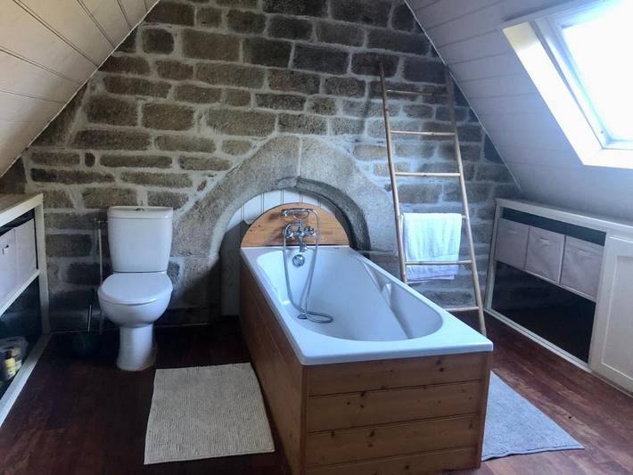 Location de vacances pour 6 personnes, avec vue ainsi que terrasse et jardin à Plogonnec - 2