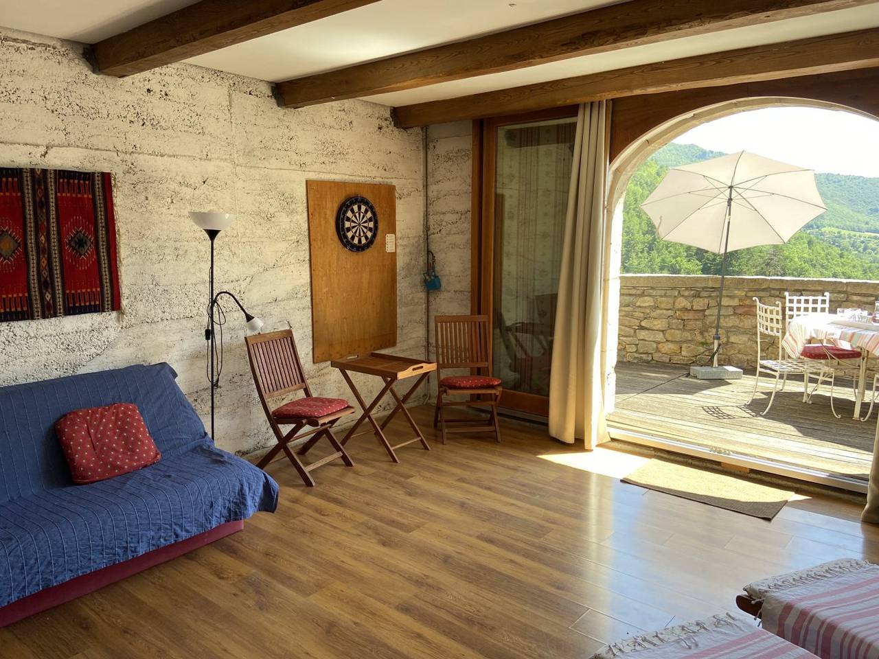 Gite Lou Clapas, maison en pierre restaurée à Cantobre in Nant, Parc naturel régional des Grands Causses