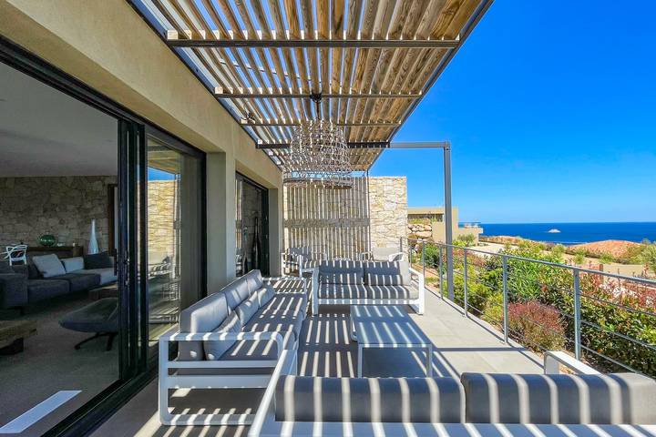 Location de vacances pour 12 personnes, avec terrasse et piscine dans Pinarellu - 2