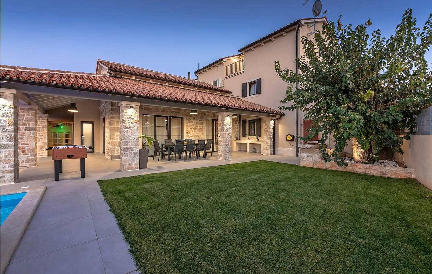 Gemütliche 2-Zimmer-Wohnung mit Pool und Terrasse, 1,5 km vom Stadtzentrum von Kadumi entfernt in Grad Poreč, Porec und Umgebung