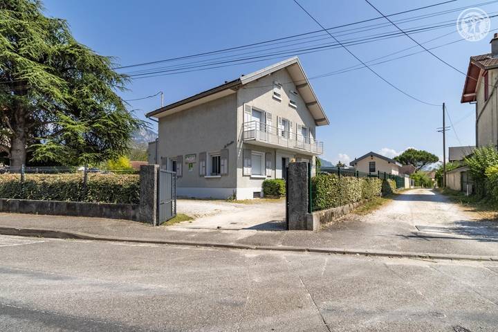 Gîte pour 4 personnes, avec jardin à Aix-les-Bains - 2