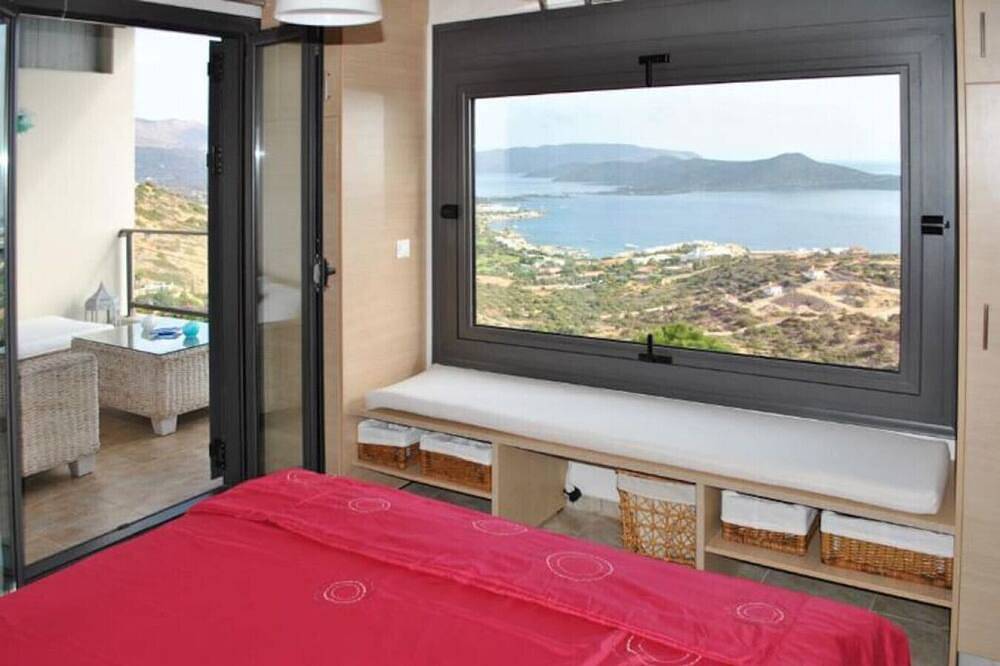 Entire apartment, Elounda three bedroom villa in Elounda, Lasithi