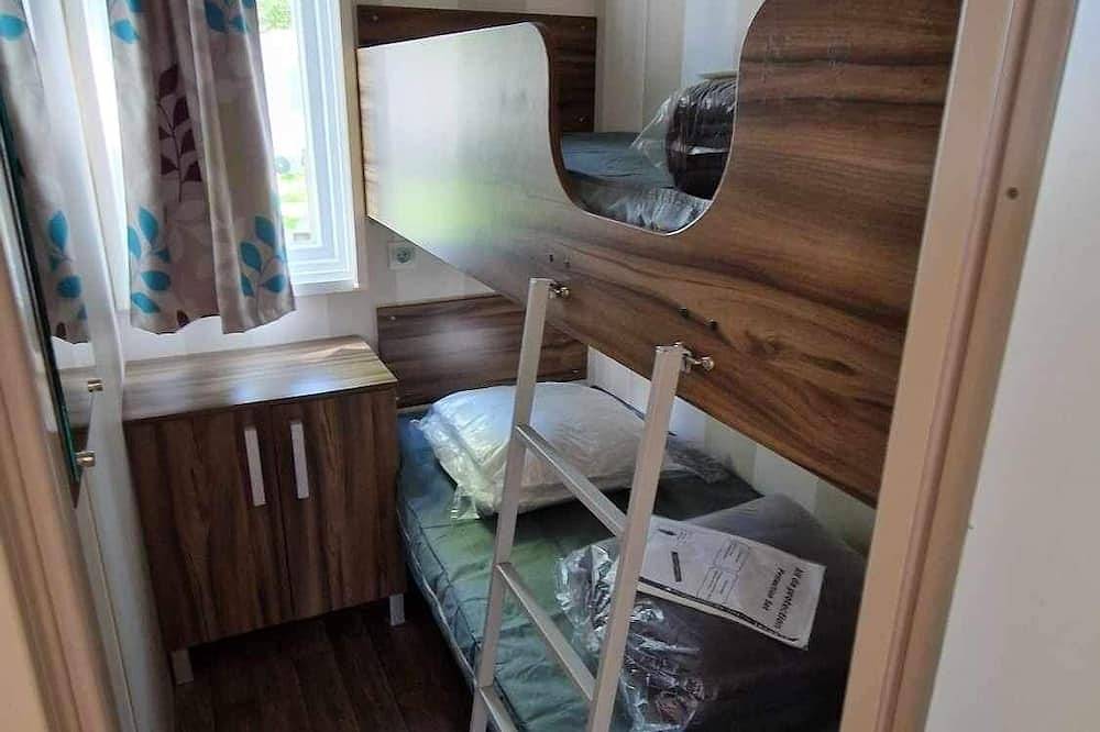 30 minutes from puy du fou, air-conditioned mobile home in quiet family campsite in La Boissière-de-Montaigu, Loire-Tal