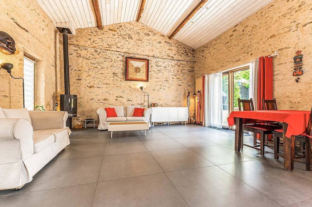 4 bedroom gorgeous home in Bouguenais in Bouguenais, Nantes region