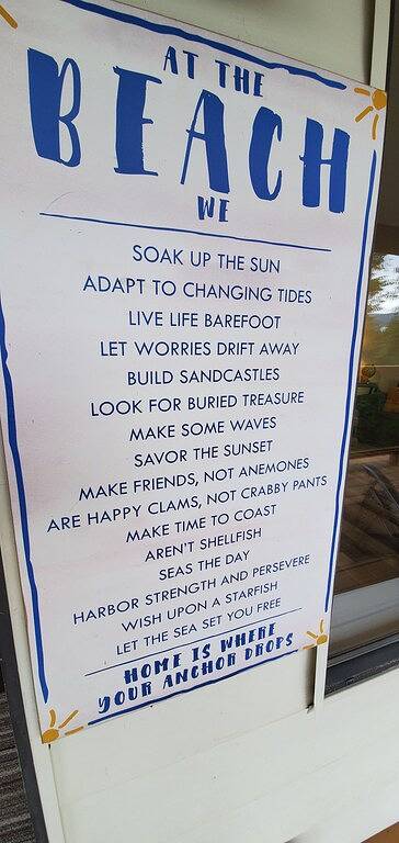 Family & dog friendly for 6 people - walking distance to 4 lakes! in Sunshine Coast Regional District