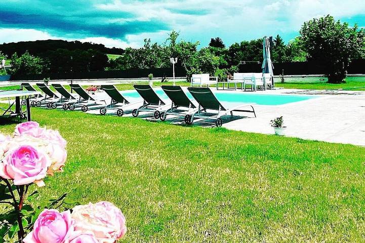 Location de vacances pour 18 personnes, avec jardin et balcon à Gevigney-et-Mercey