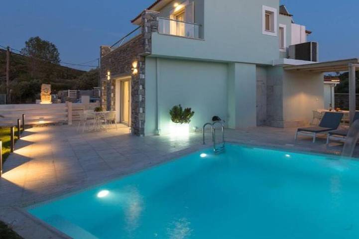Holiday rental for 17 people, with balcony and garden in Samos