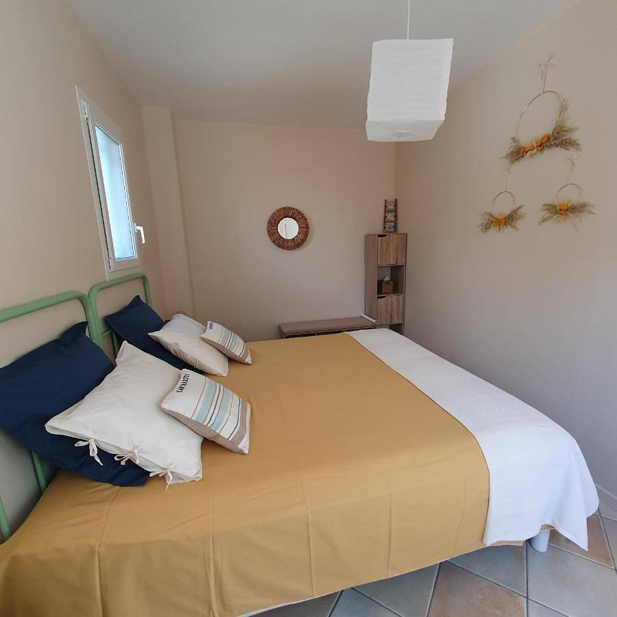 Family Room with Garden View in Villeneuve-lès-Béziers, Côte méditerranéenne (France)