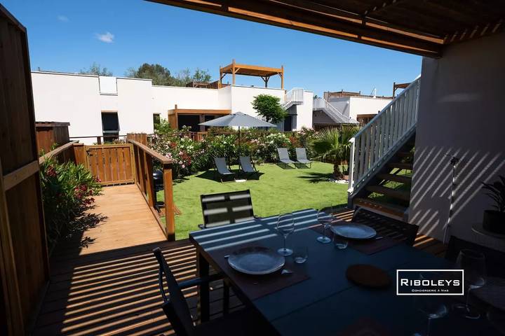 Villa pour 4 personnes, avec jardin et piscine