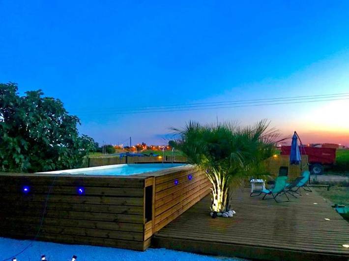 Gîte pour 4 personnes, avec Terrasse ainsi que Jardin et Piscine à Saint-Jory