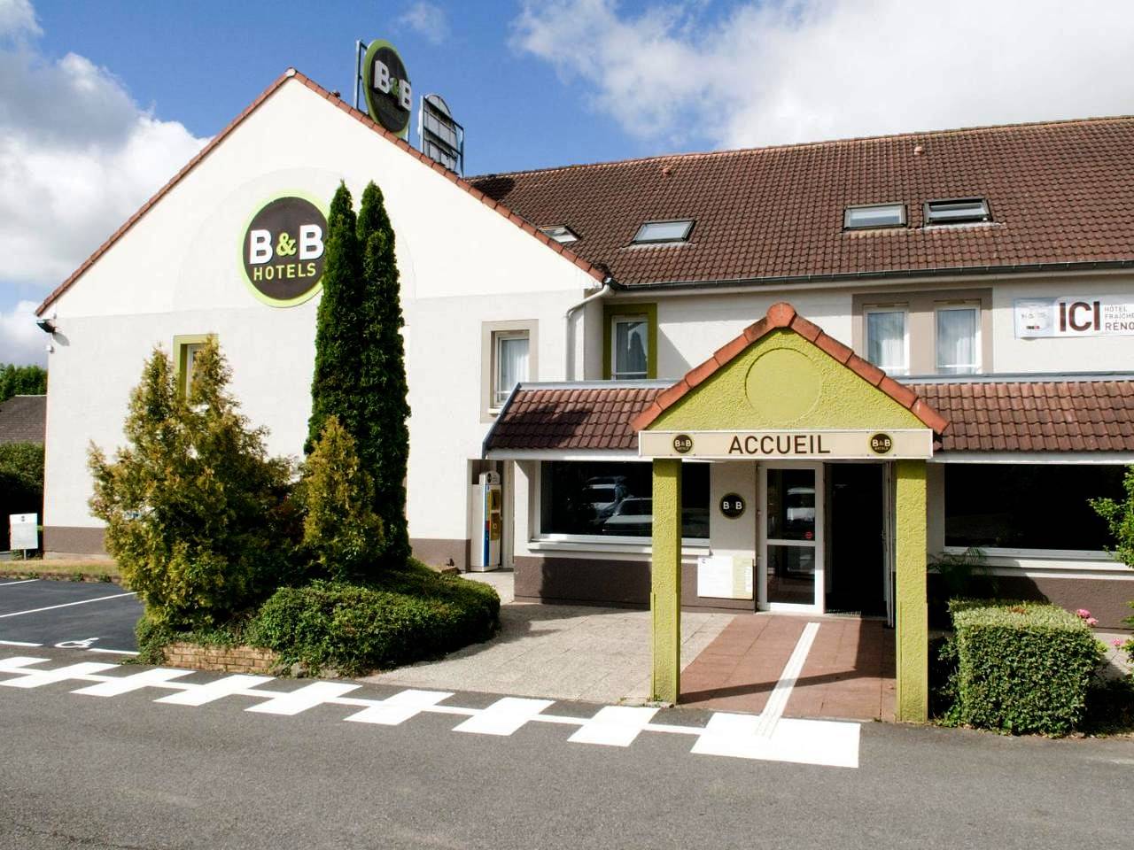 Triple Room in Saint-Quentin, Aisne