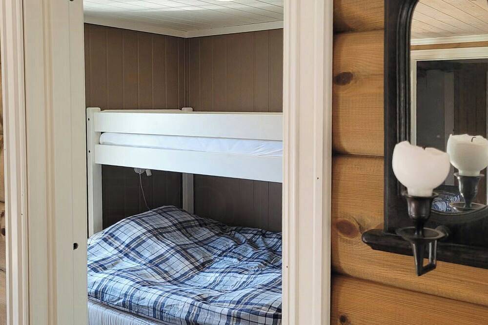 Hütte mit Tierwelt und Wanderwegen in Froland