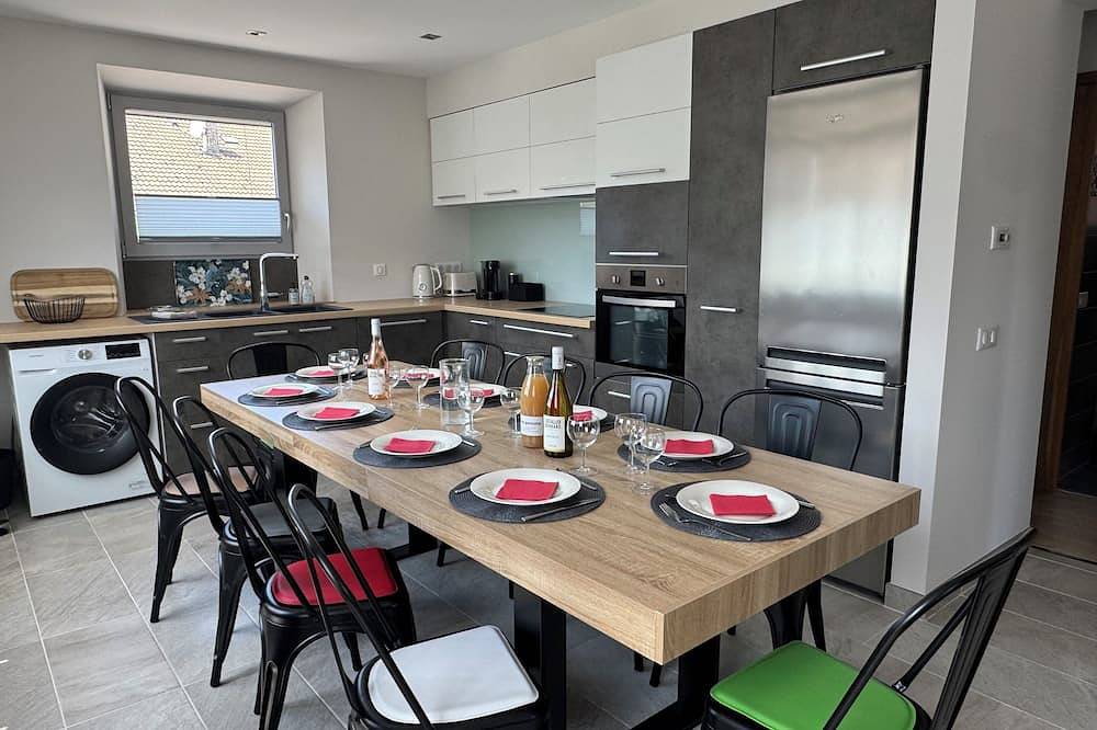 Between Lake and Mountains \"Le Solliet\" new in 2025, ideal for groups and families in Faverges, Parque natural regional del Macizo de Bauges