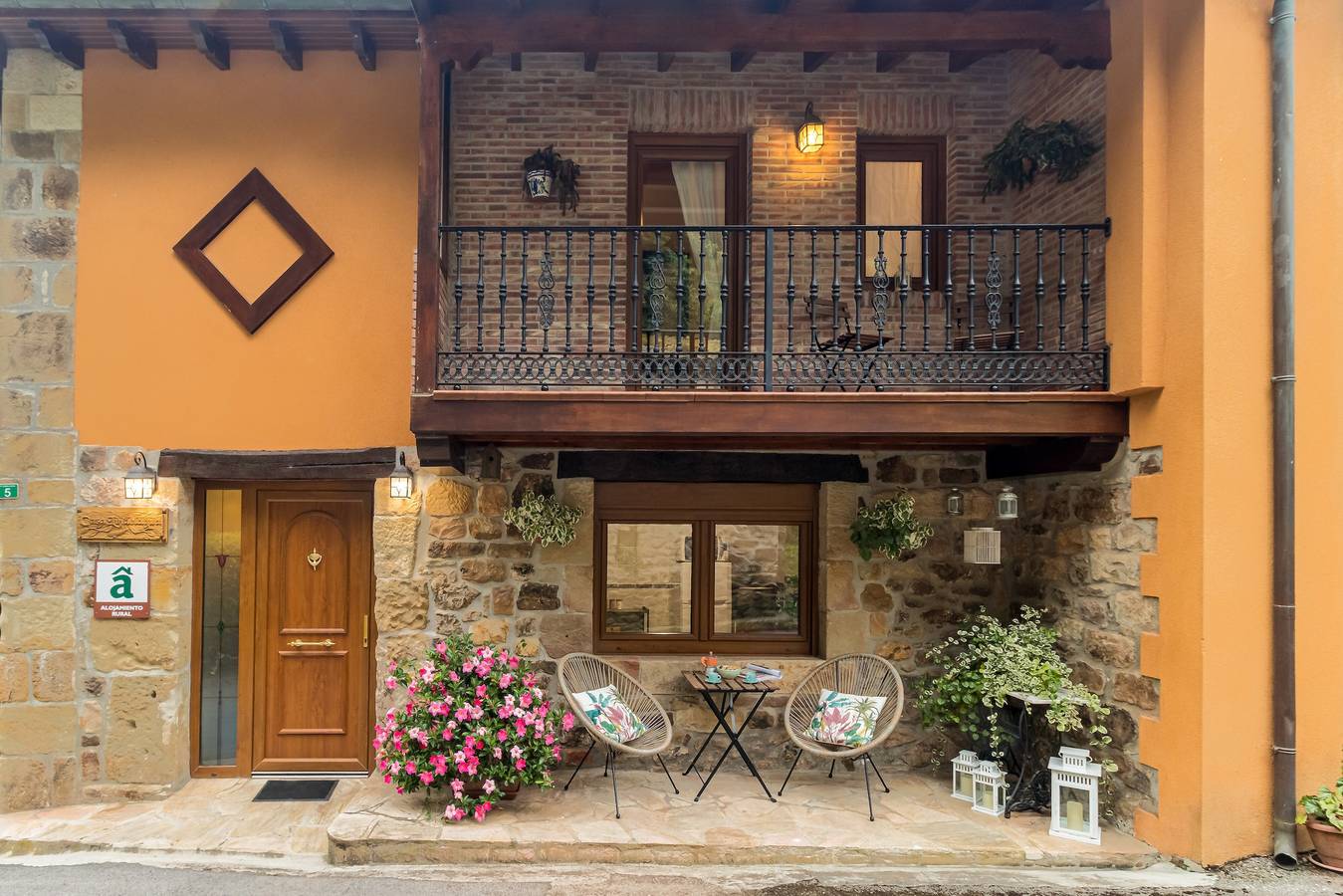 Casa Rural 'Lindelagua' mit Bergblick und Balkon in Pámanes, Liérganes