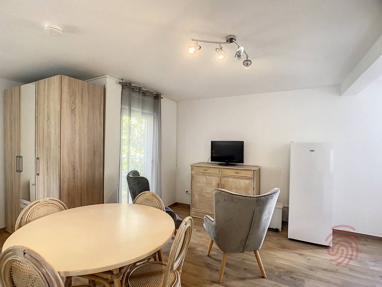Studio entier, Studio cosy à 50m des Thermes de Lamalou-les-Bains avec terrasse, wifi et animaux acceptés in Lamalou-les-Bains, Région de Béziers