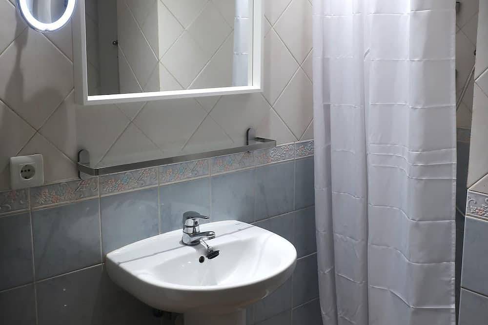 Entire apartment, La Molina Viii - One Bedroom Apartment, Sleeps 4 in La Molina, Alp
