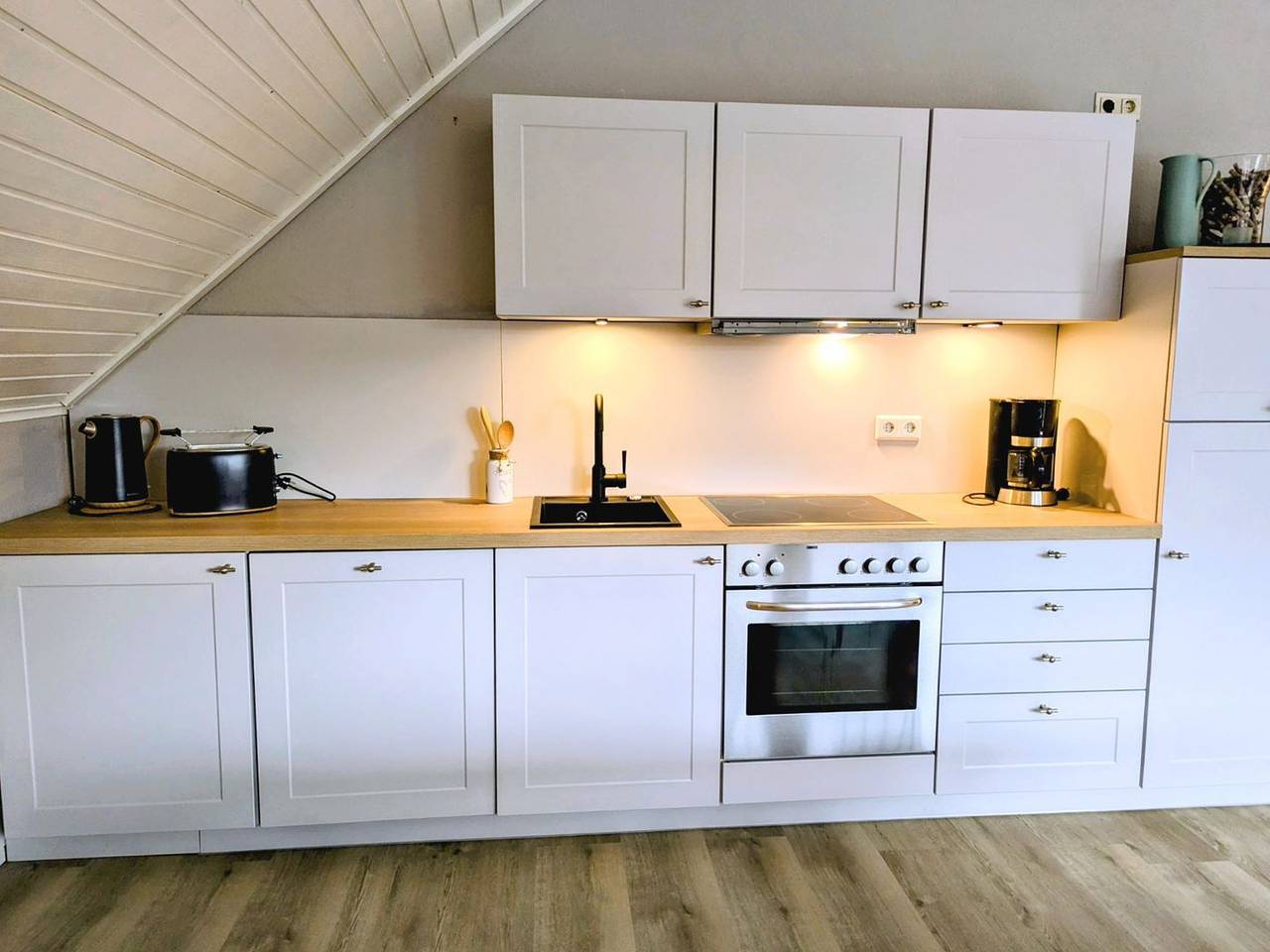 Ganze Wohnung, Ferienwohnung Meeresbrise Norddeich: Komfortabler Rückzugsort nahe Sandstrand in Strand Norddeich, Norddeich