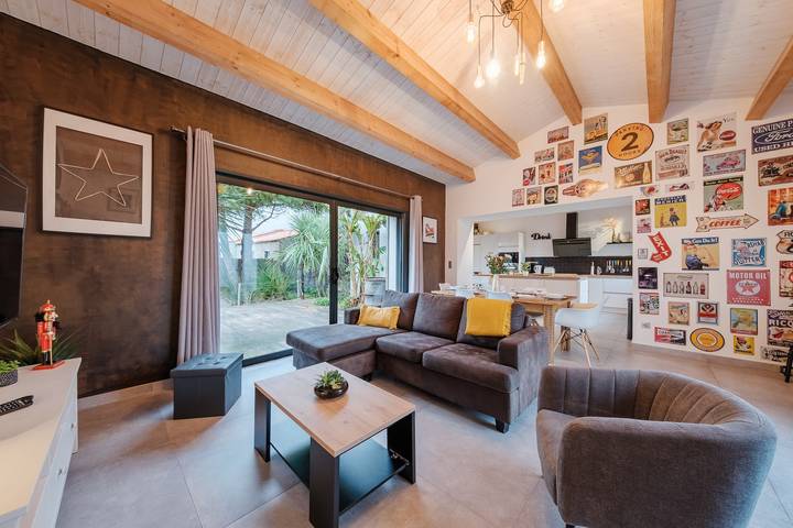Vakantiehuis voor 6 personen, with Terras and Tuin as well as Zwembad op Île d'Oléron