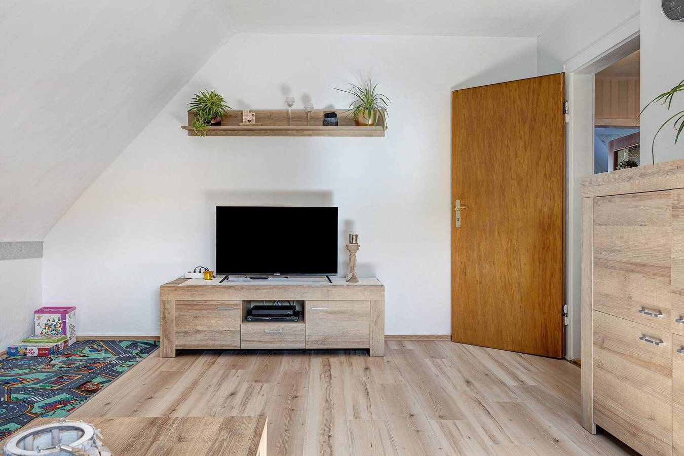 Entire apartment, Apartment 'Winzenburg' with Shared Terrace, Shared Garden and Wi-Fi in Rehburg-Loccum, Lower Saxony