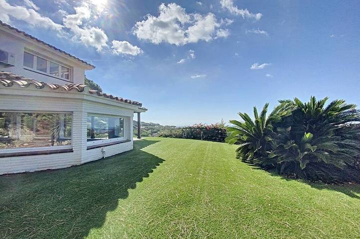 Location de vacances pour 11 personnes, avec piscine à Cabrils - 4