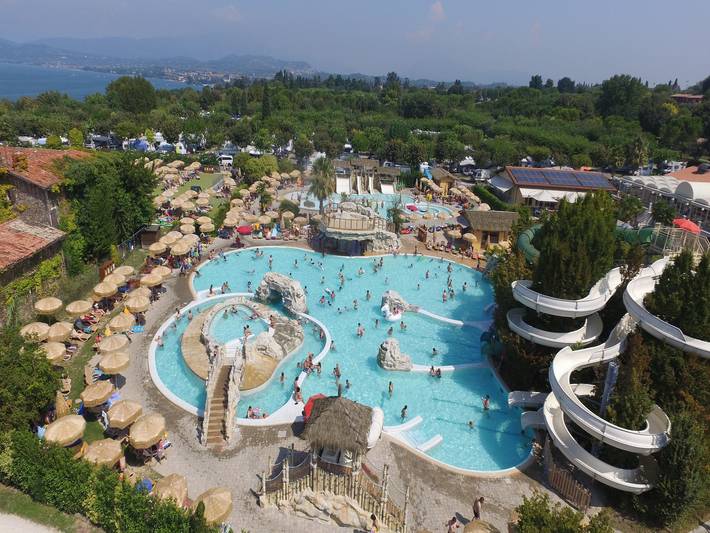 Bungalow für 5 Personen, mit Terrasse und Garten sowie Pool in Lazise