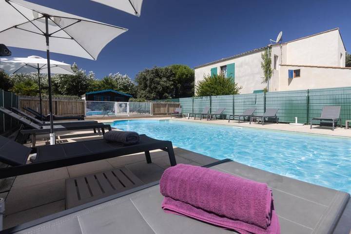 Hôtel pour 4 personnes, avec vue ainsi que jardin et piscine