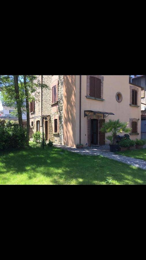 Appartamento per 4 persone, con Terrazza e Giardino nonché Panorama a Novafeltria