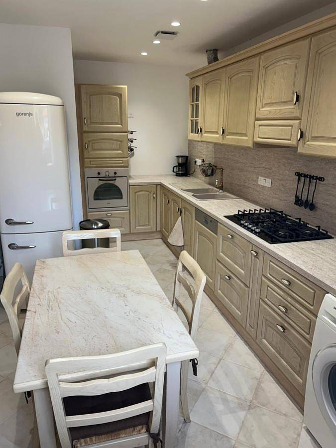 Gîte pour 4 personnes, avec terrasse et vue, animaux acceptés à Daluis