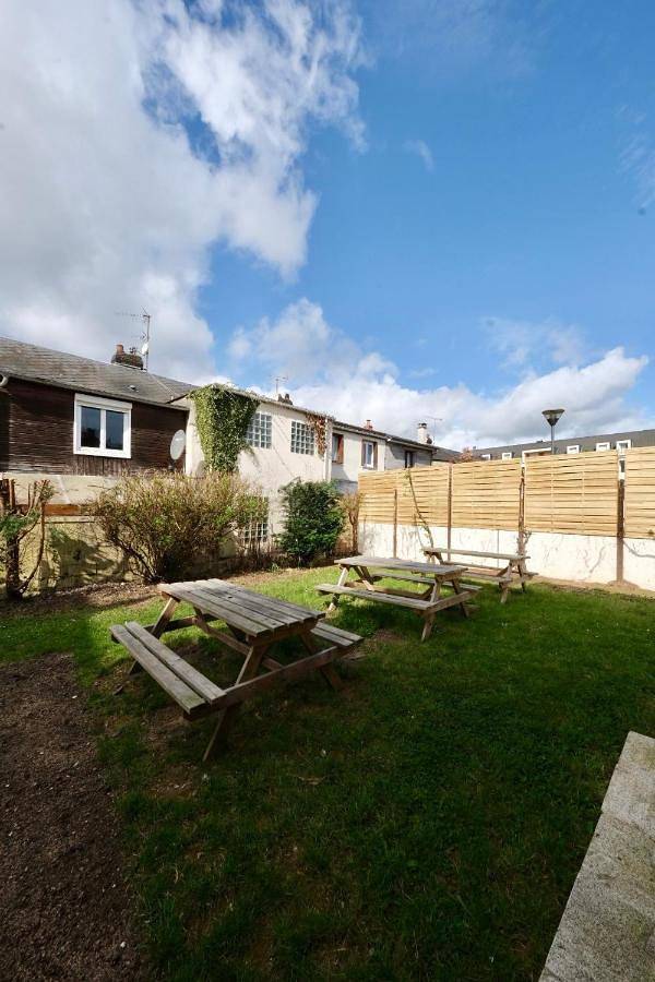 Location de vacances pour 14 personnes, avec vue ainsi que terrasse et jardin à Canteleu - 4