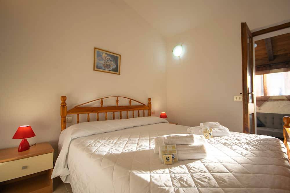 Appartamento intero, San Giovanni 1 - Due Camere da Letto Appartamento, Ospiti Massimo 4 in Posada, Provincia di Nuoro