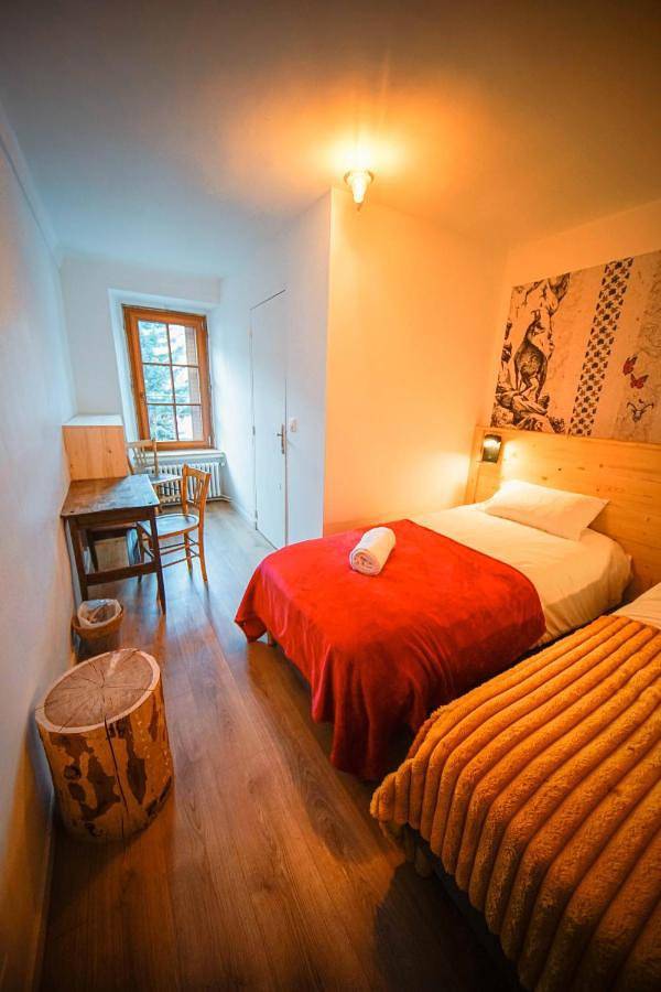 Twin Room with Shared Bathroom in Cervières, Région de Briançon
